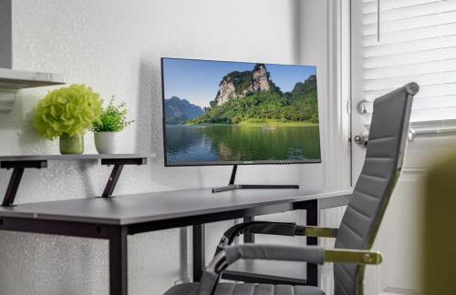 Tranquil 3BR I Free Parking I Workspace - Foto 2