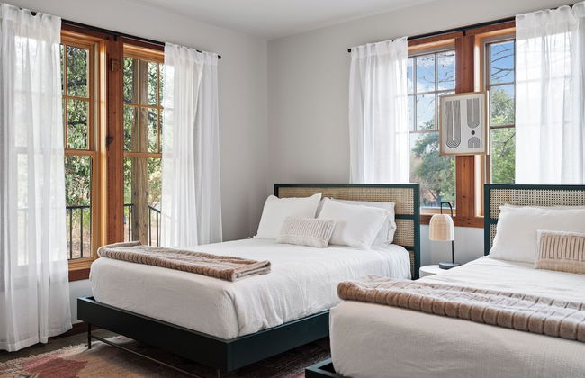 Urban Cowboy Villas - Heart of 704 - Foto 13