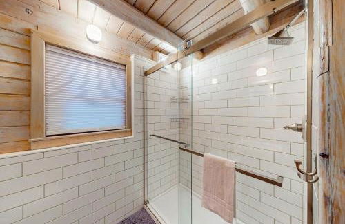 Immaculate Cabin Rental with a Hot Tub next to Lake Pend Oreille in Bonner County, Idaho - Foto 31