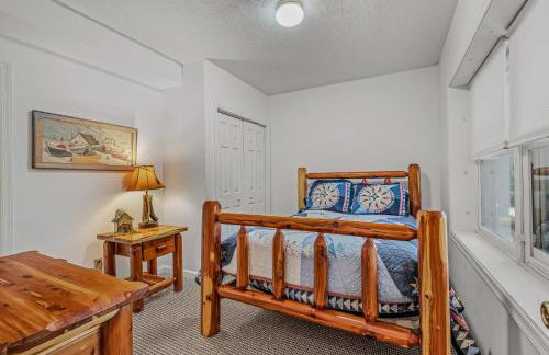 Almost Heaven - Grill, 2 King Beds, Wifi, Deck, Pool Access, Hiking, Wood Stove, Family Friendly - Foto 32