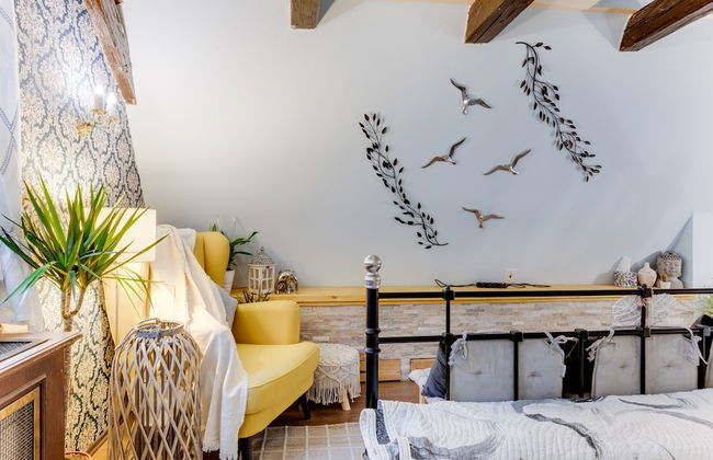 Incredible 2Br Loft in Heart of Prague - Photo 3