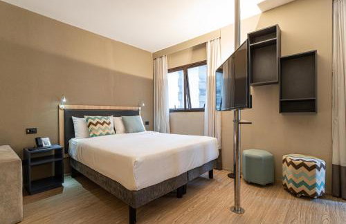 Charlie Alphaville - Foto 12