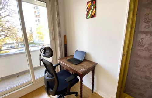 Chez Fiatope - Appartement Calme avec balcon & Parking, proche T6 - Foto 10