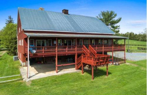 The Barn at Evermore: riverfront retreat w/hot tub - Foto 8