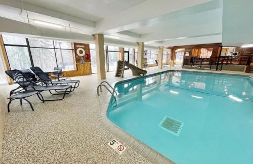 Ski in Ski out Top Floor Condo with Pools, Hot tub and more - Foto 15