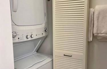 Direct oceanfront Magic Sands beach condo - Pool, AC, 2B2B, sleeps 6 - Foto 24