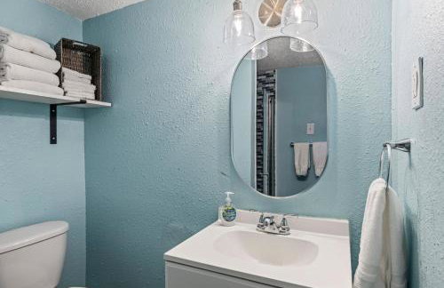 Historic Anchor at M Sleeps 7 Outdoor Shower Mins to Beach & Moody Gardens - Foto 39