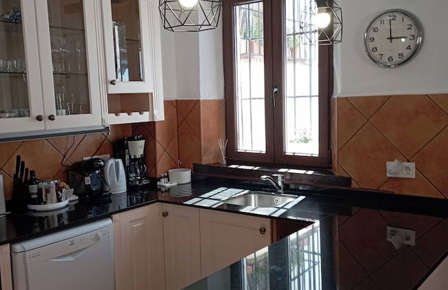 Village House Benahavis - Photo 25