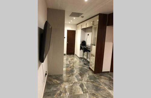 Bright, stylish Studio flat with Sky Sports - Photo 2