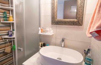 Two Brothers Stone House - Foto 7