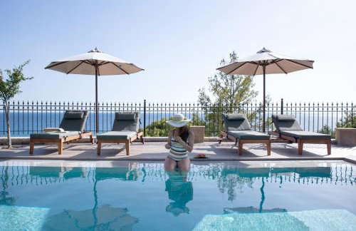 Avra Private Suites - Photo 1