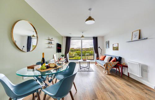 Penthouse Apartment - City Centre - Secure Parking, Balcony, Self-Check-In, Fast Wifi and Smart TV with Netflix by Yoko Property - Photo 15