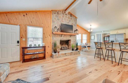 Access to Rough River Lake! Family Home with Deck - Foto 7