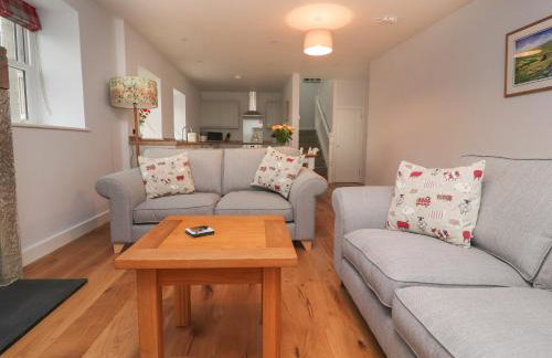 1 Hull House Cottage - Photo 4