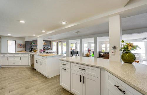 Luxurious Waterfront Home, 4 Mi to Sponge Docks! - Foto 15