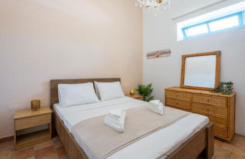 1944-Heritage House - Photo 4