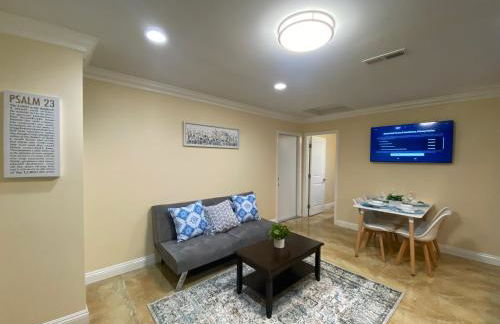 Huntington Beach adorable 2 bedrooms, 2 bathrooms - Photo 16