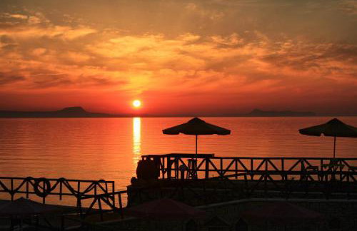 Alkionis Beach Hotel Apartments - Photo 1