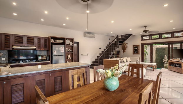 Villa Gading by Alfred in Bali - Stunning 4BD Villa in the Heart of Seminyak Beach - Foto 2, Habitación