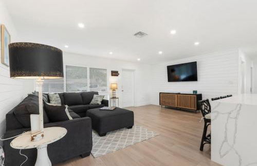 Delilas Chic 3 Bedroom 2 bath Abode with Heated Pool - Foto 77