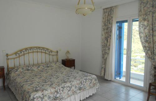 Villa Sis - Cycladic Sea View Luxury Home near Milos Beach & hiking trails 3, 4 & 5 - Photo 48