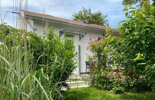 The Little Oak - tiny house with bed on mezzanine & terrace - from 1 to 4 p Disney, Paris & CDG - Foto 9