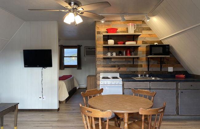 Calm Waters Cabin Resort - Photo 45