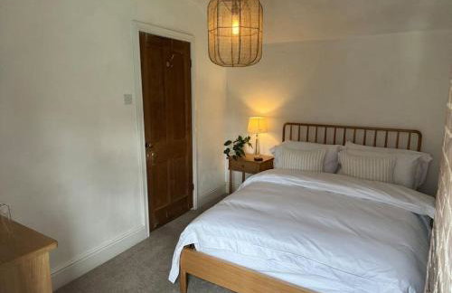 Cozy 3-Bed Cottage with Hot Tub - Foto 15