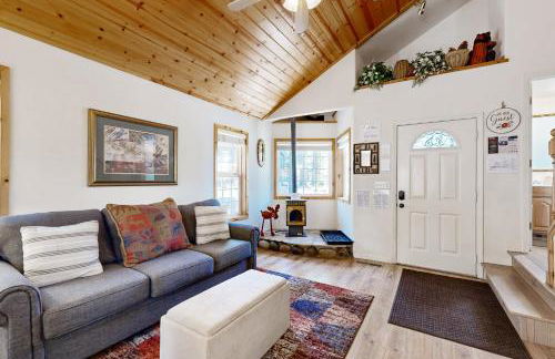 Little Pinecone Retreat - Photo 14