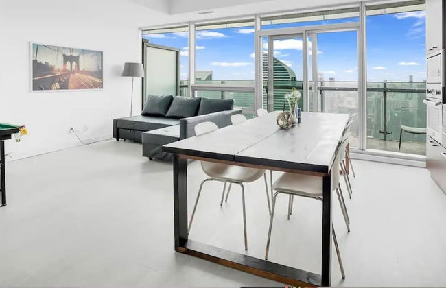 Lanterra Downtown Cn Tower - Photo 19