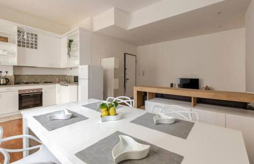 Like at Home - Close to Metro, Stadio San Siro, Duomo with private parking place - Foto 4