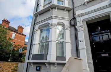 Charming Bright 2-Bed Heritage Flat, Battersea Park, London - Foto 40