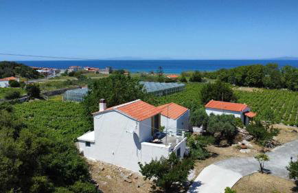 Thalia's Cottage - Cozy, Romantic Retreat with Sea & Mountain views - Photo 1