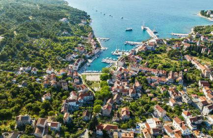 House AnaDora with pool - Zlarin - Photo 46