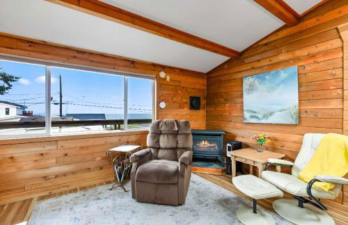 2nd story 1 bed apt #3 with kitchenette and a sweeping view of Birch Bay - Foto 2