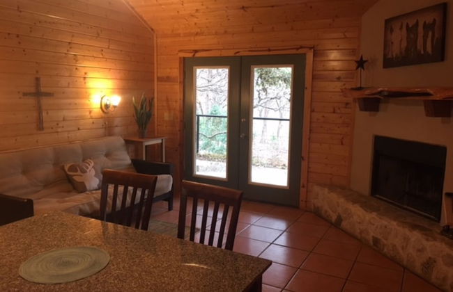 Frio Springs Lodges - Photo 19