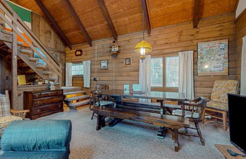 Log Ski Lodge - Photo 9