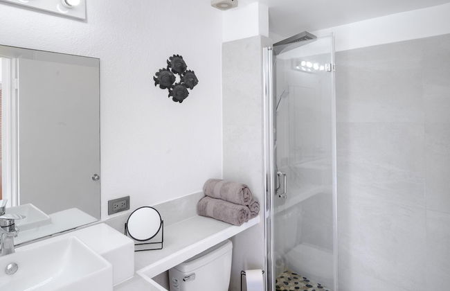 Wild Lotus Villa - Waterfront on Jolly Harbour - Photo 20