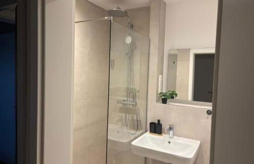 RAUM2GO - NO2 zentrales 2-Zimmer apartment DESIGN & BLICK - Foto 9