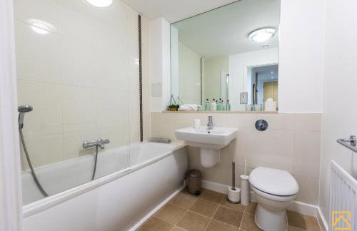 Luxury 2-bed In central MK By Valore Property Services - Photo 20