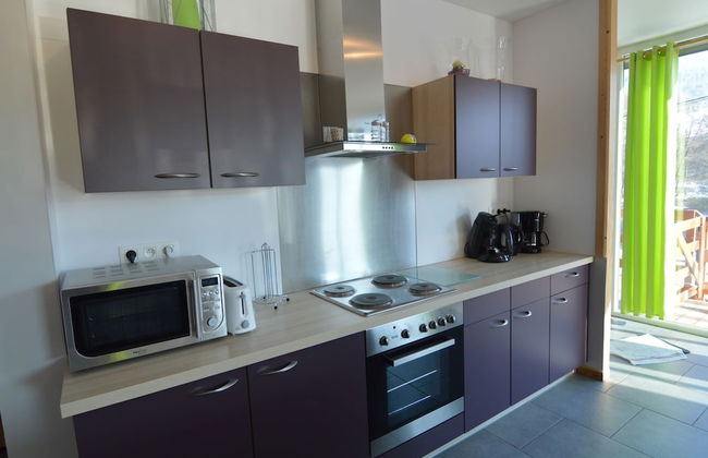 Lovely Modern Cottage With Sauna, Bubble Baths and Even a Beach on the River - Photo 7