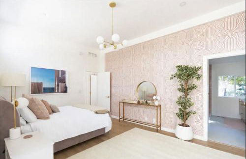 The Pink Paloma - A Barbie Inspired Villa in Palm Springs - Photo 42