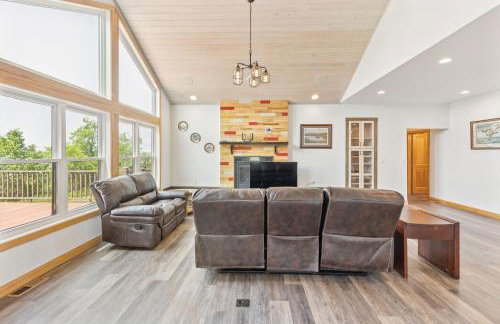 Lakeside 4BR Retreat Private, Peaceful & Scenic villa - Foto 2