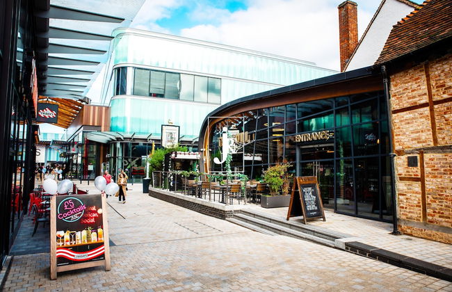 Cozy Luxury City Apartment in Central Bracknell - Photo 31