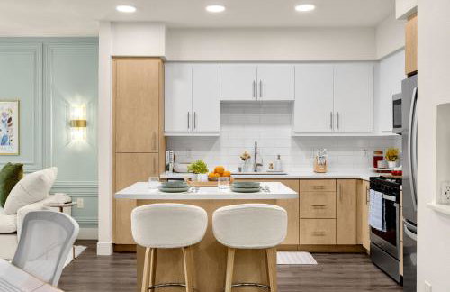 Luxury 1BR Newport Beach Condo with Pool and Gym - Foto 2