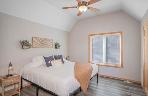 Amazing Vacation Home on the 56 MM, Dock, Water Toys, Fire Pit, 5 bedrooms/5 baths - Foto 42