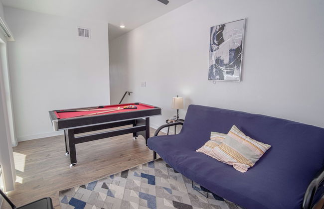 Gorgeous 3 BR 2 BA Near Amazing Downtown - Photo 2