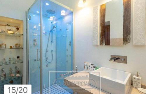 Campo de' Fiori Grand Residence - Sleeps 8-10, Jacuzzi & Cinema - Photo 18