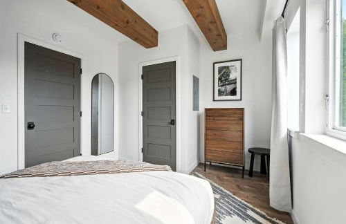 Kerns 6BR - New Spanish Style Group Stay - Photo 44