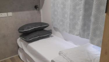 Mobil Home Moderne de 40m2 TOUT CONFORT Camping SIBLU Les CHARMETTES 785 La Palmyre Les Mathes - Foto 3